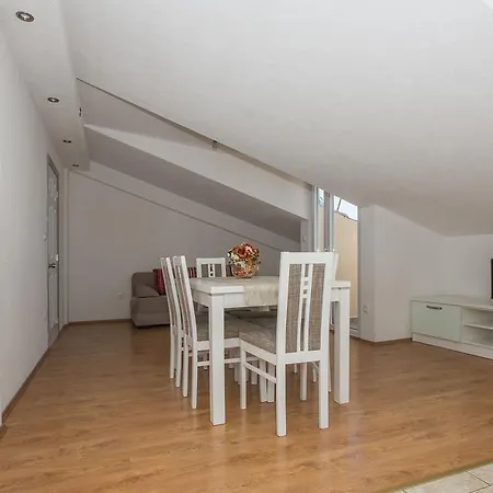 Apartment Ivana *
