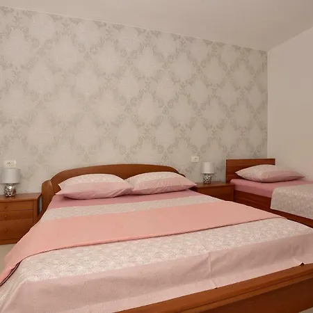 Ivana Apartment *