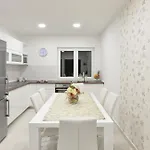Ivana Апартаменти *