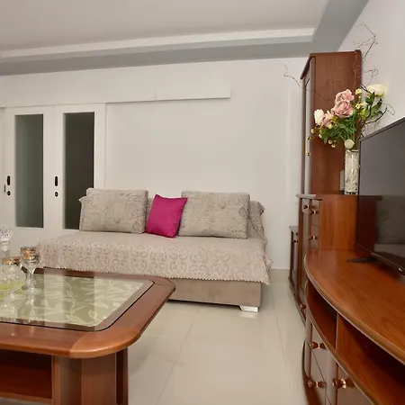 Διαμέρισμα Ivana *